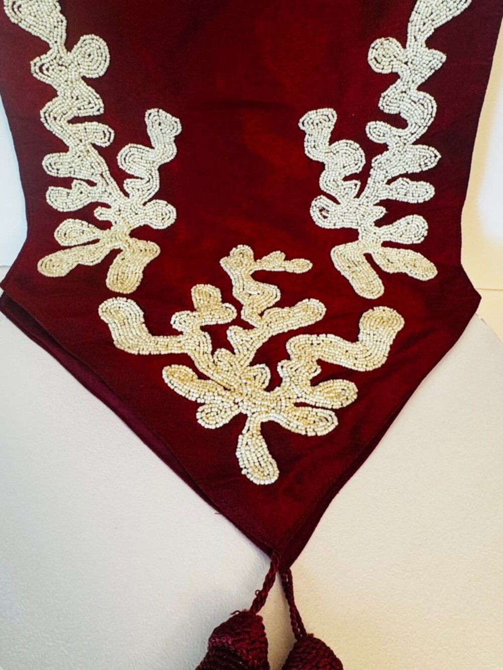 Saro Lifestyle Irena Collection Elegant Red Off-White Table Runner Beaded Embroi - Picture 4 of 16